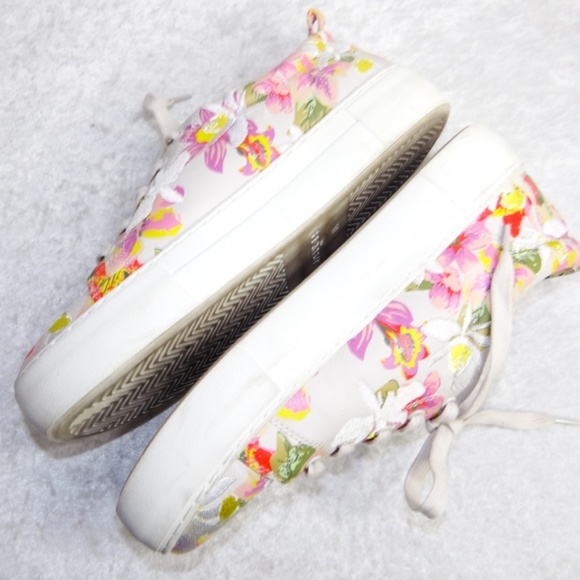 J/Slides NYC 8.5 Appy Floral Sneaker Embroider Floral Anthropologie Light Gray - Picture 3 of 7